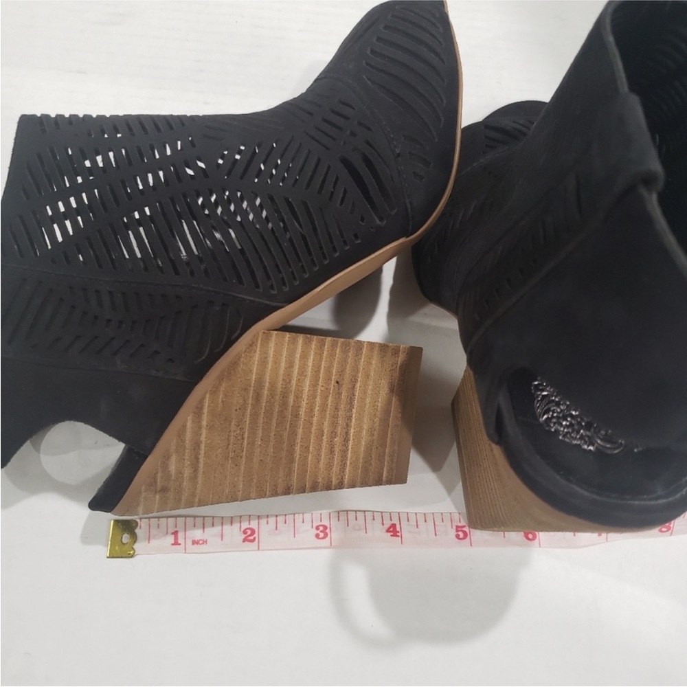 Vince Camuto Kimora Ankle Booties Size 8